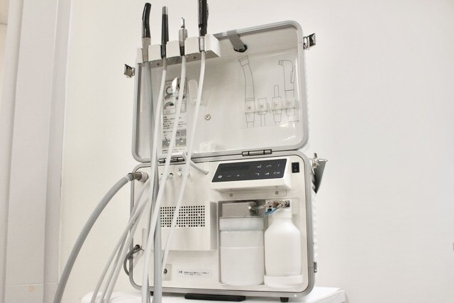 柏市・我孫子市の訪問歯科、すえいし歯科矯正歯科 歯科訪問部は外来と同じ水準の治療が可能