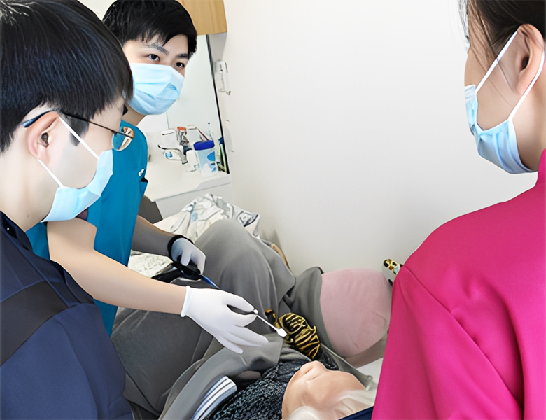 柏市・我孫子市の訪問歯科、すえいし歯科矯正歯科 歯科訪問部は外来と同じ水準の治療が可能